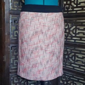 Banana republic size 4p coral, black, and cream tweed texture skirt
